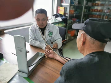 【***美劳动者风采】（1） 张圣起：